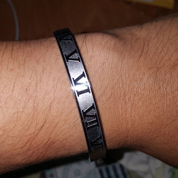 2/$35 💗 2 PC Royal Roman Buckle Numeral Cuff Bracelets Bangles Black - Picture 9 of 10